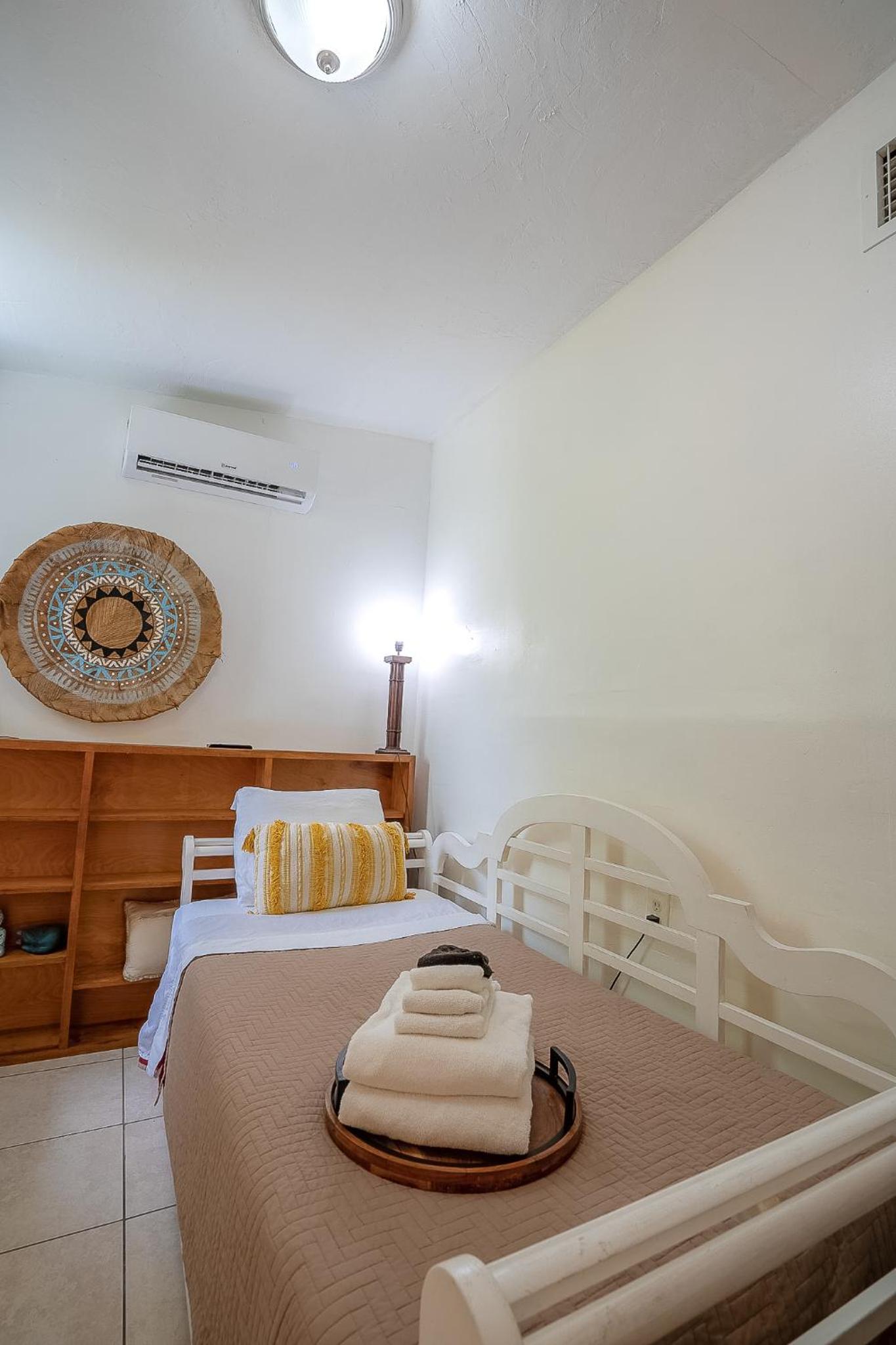 Private Rooms at Miami, Buena Vista with Parking