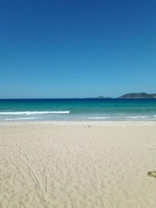 Praia do Pero - Condominio pe na areia - Pero em Cabo Frio