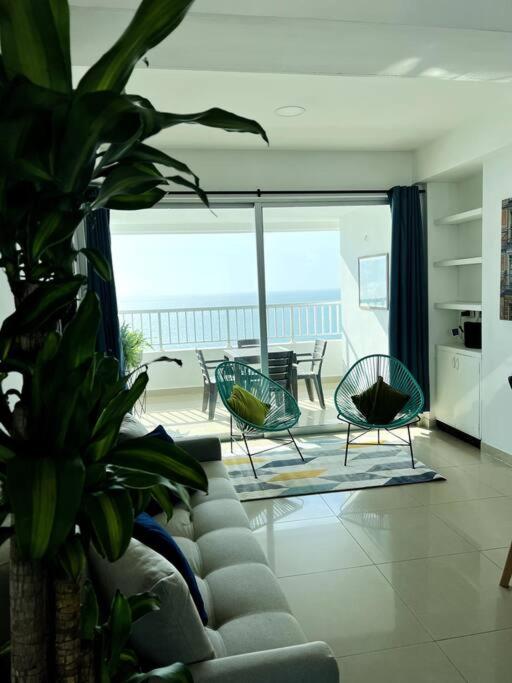 Bocagrande y Marbella frente al mar,piscina