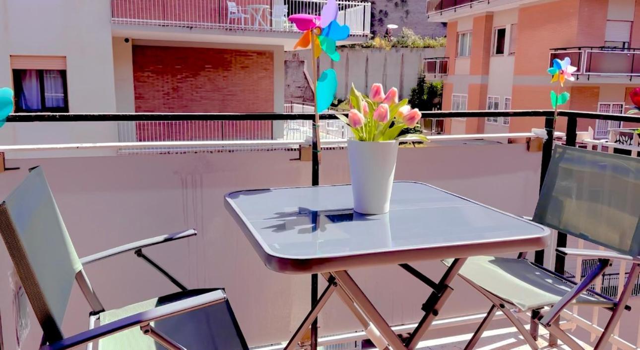 VATICAN GLAMOROUS at Passeggiata del gelsomino - FREE Parking, 4 Guests, Central Rome