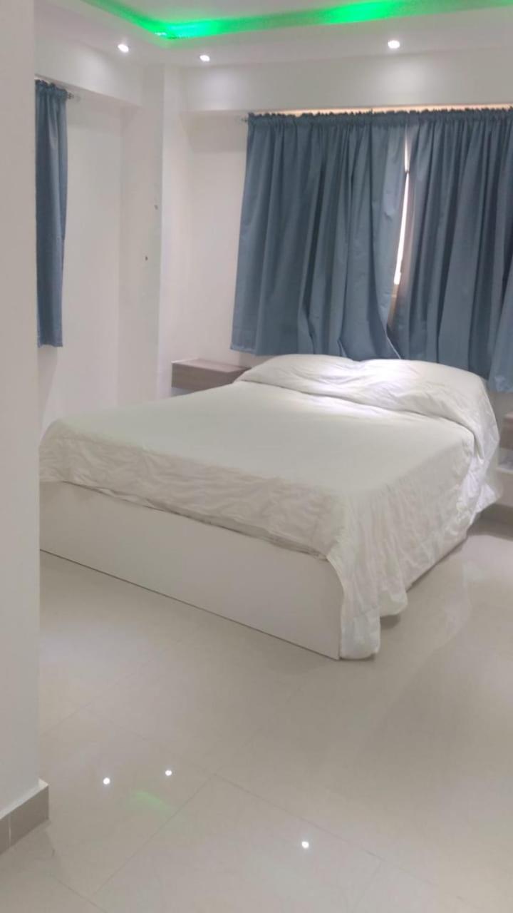 Apartamento con piscina, autopista de San Isidro