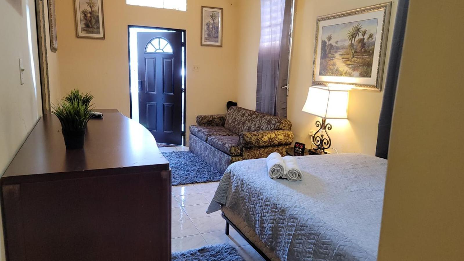 7BR & 4BA Compound in Santurce, Explore San Juan