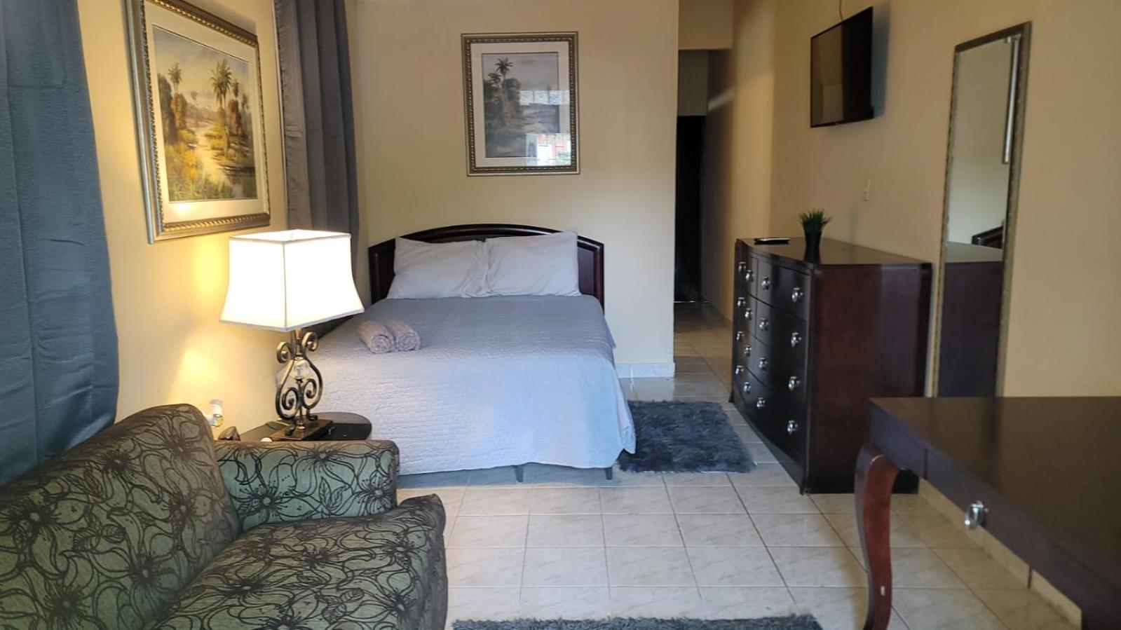 7BR & 4BA Compound in Santurce, Explore San Juan