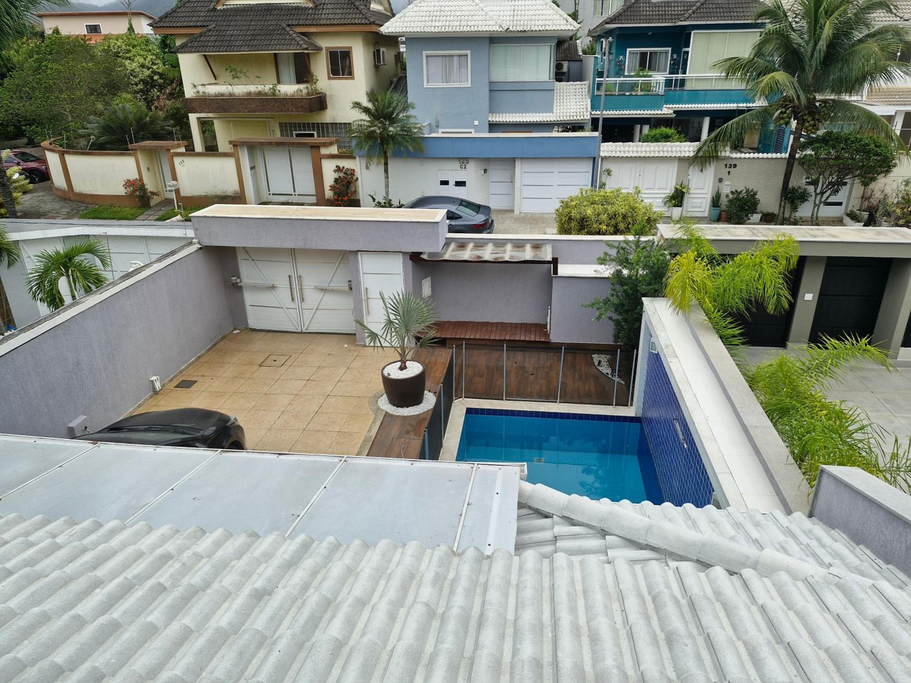 Casa de condomínio em frente ao shopping Recreio