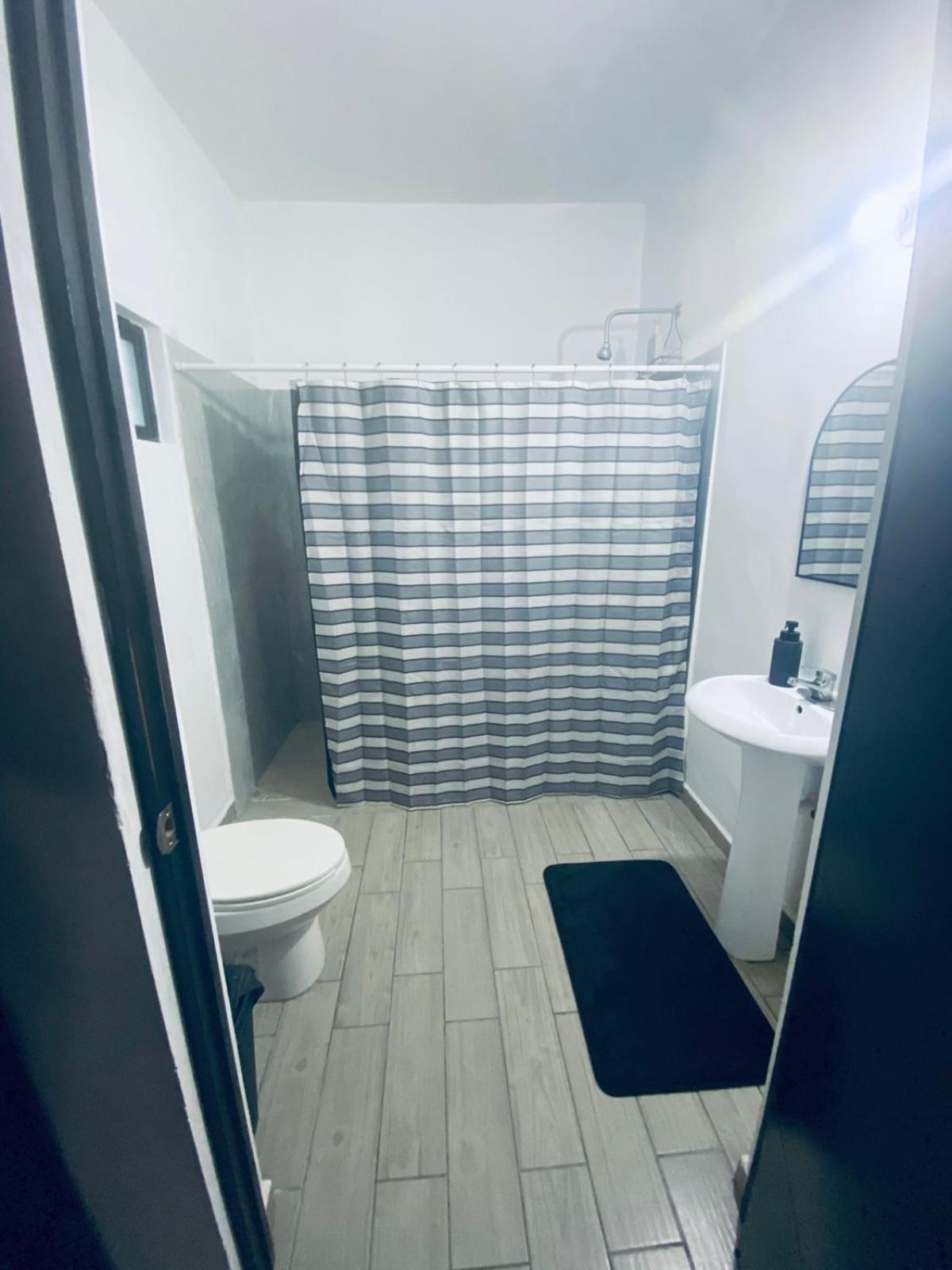 Habitacion con baño privado view 3
