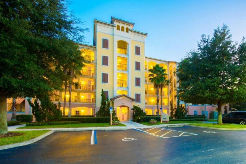 Luxurious & Epic Condo in heart of Orlando