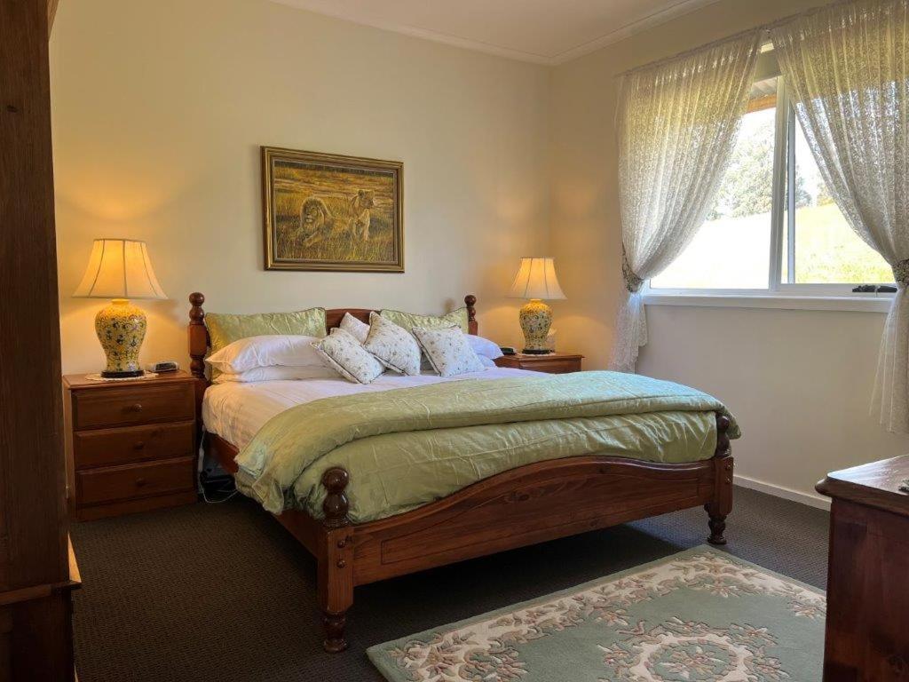 The Lake House, Highgrove- Quiet secluded comfort