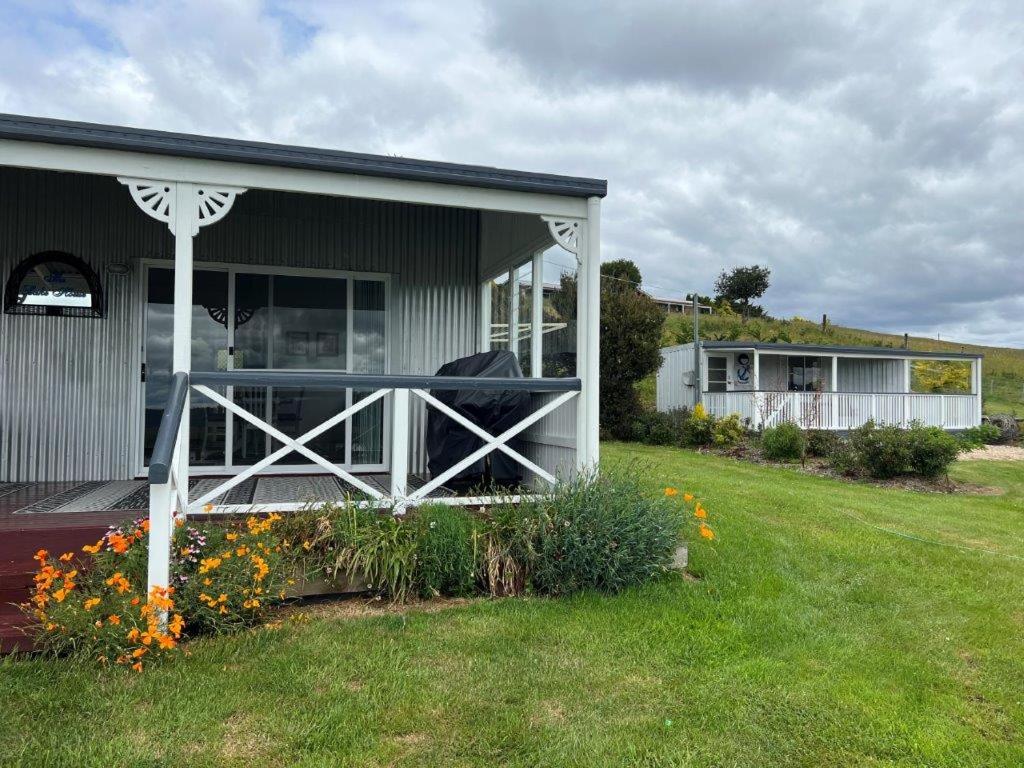 The Lake House, Highgrove- Quiet secluded comfort