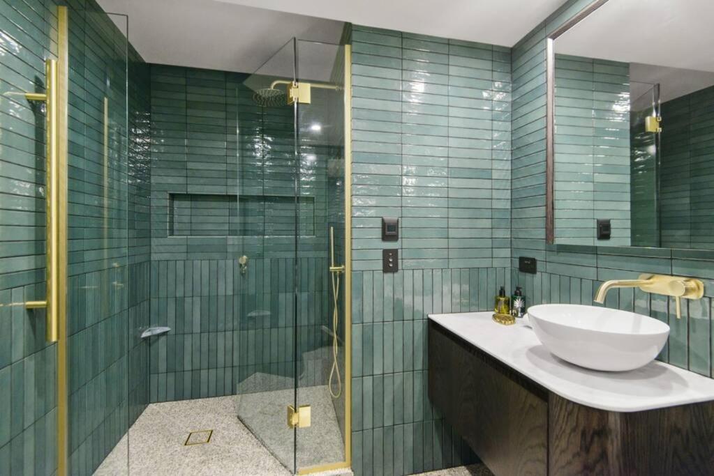 The Eve Apartment - OGB Suite view 5