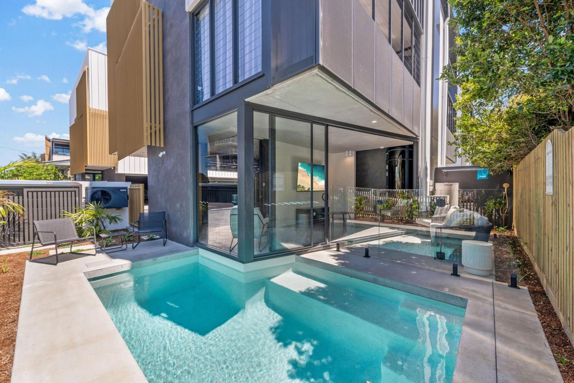 Luxurious brand new 3 bedroom house near the ocean