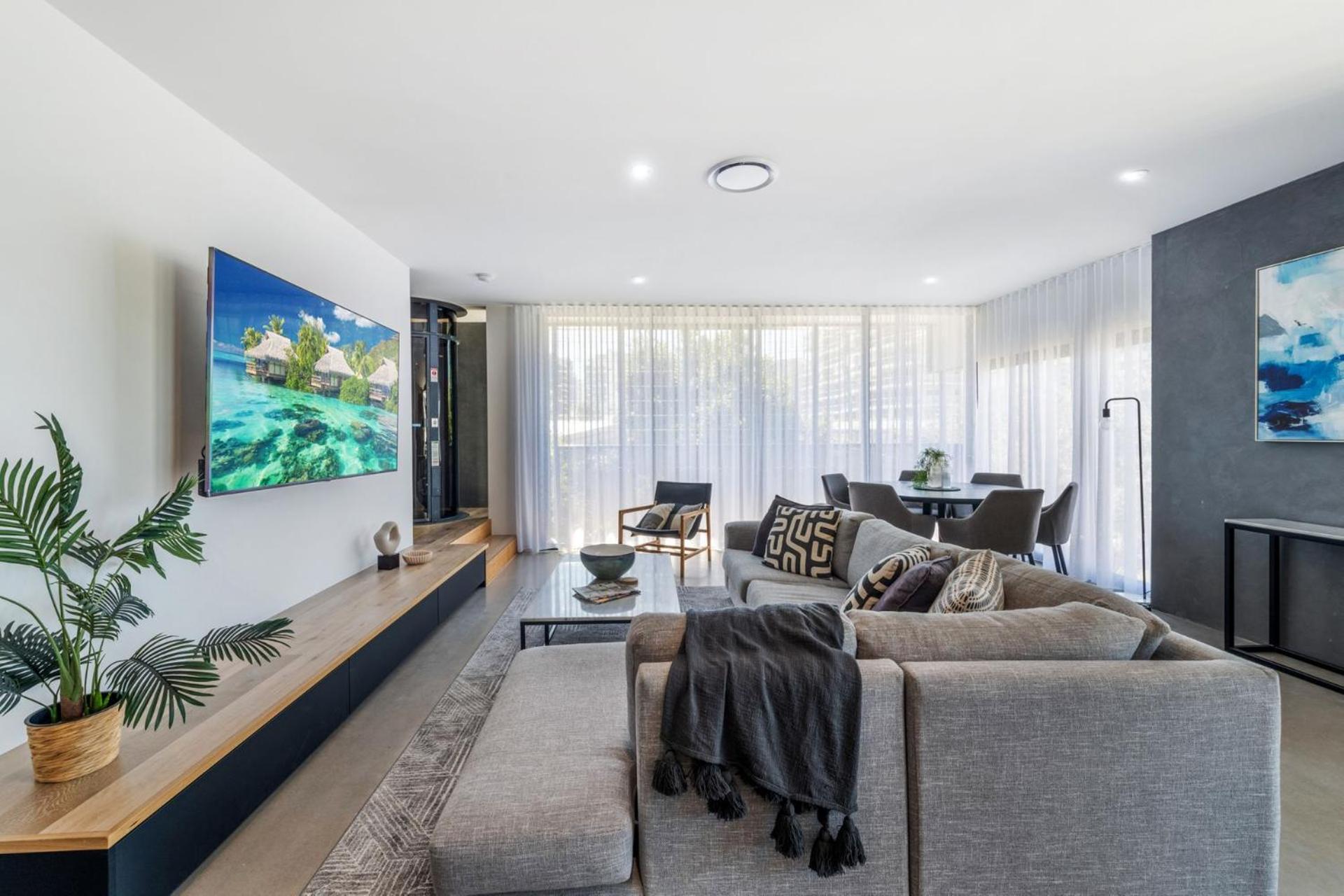 Luxurious brand new 3 bedroom house near the ocean