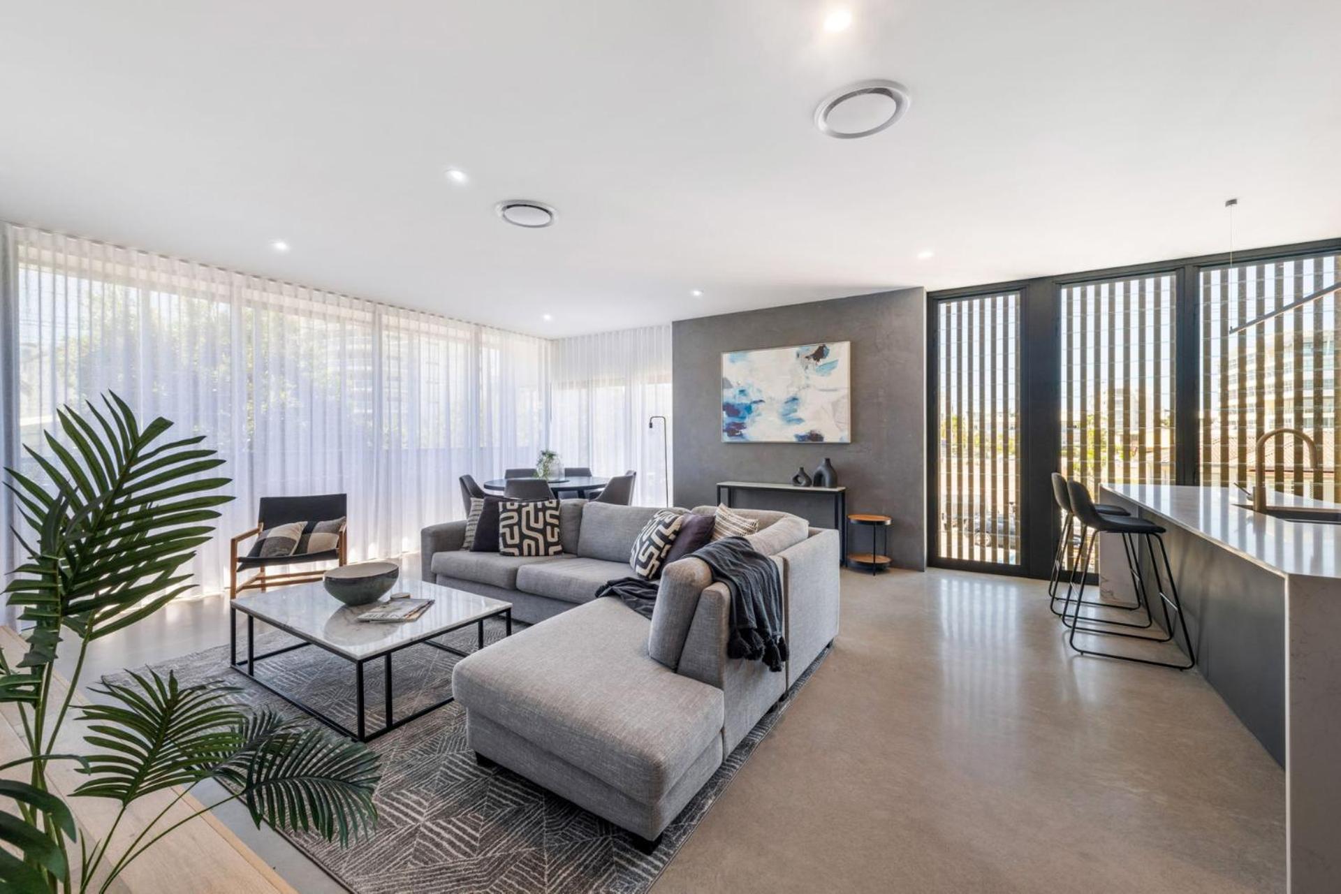Luxurious brand new 3 bedroom house near the ocean