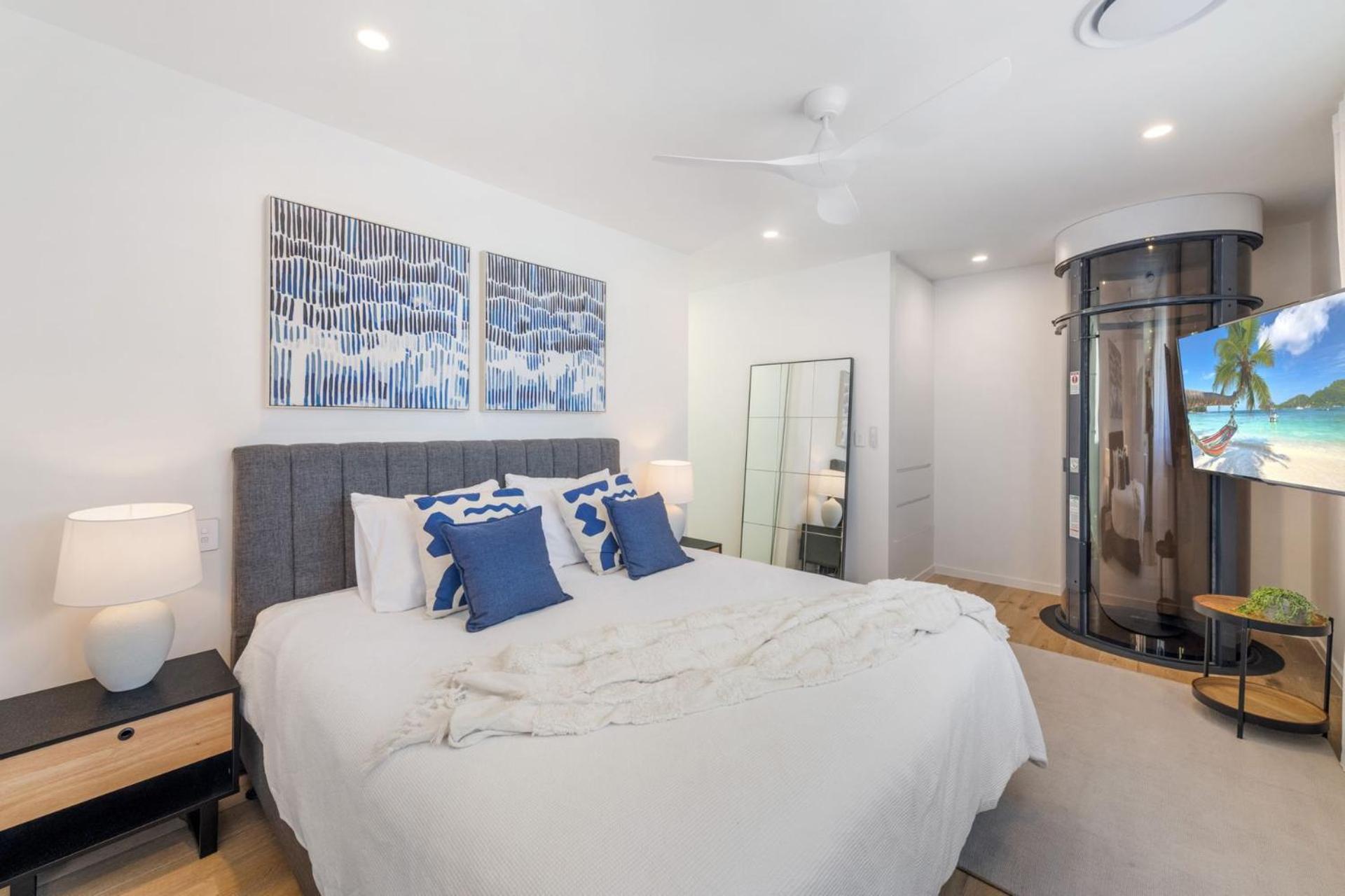 Luxurious brand new 3 bedroom house near the ocean