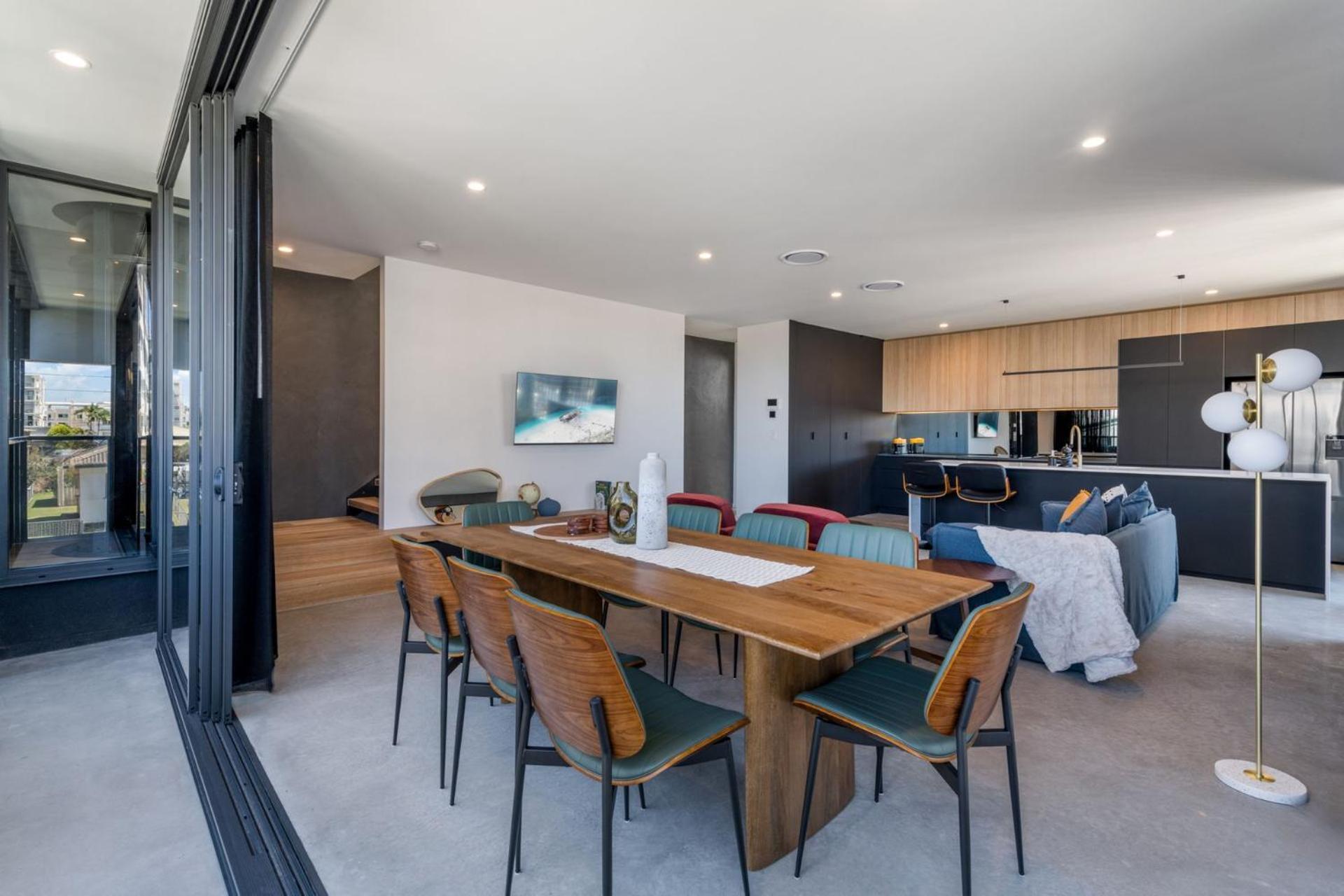 The Smith Luxurious brand new 3 bedroom townhouse by the beach