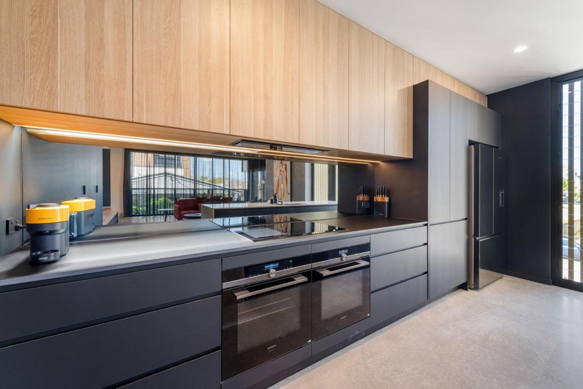 The Smith Luxurious brand new 3 bedroom townhouse by the beach