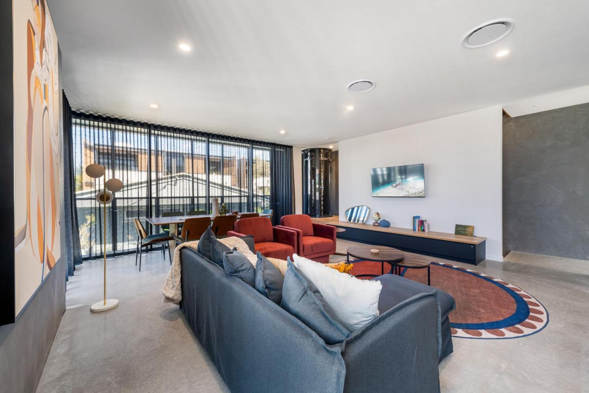 The Smith Luxurious brand new 3 bedroom townhouse by the beach