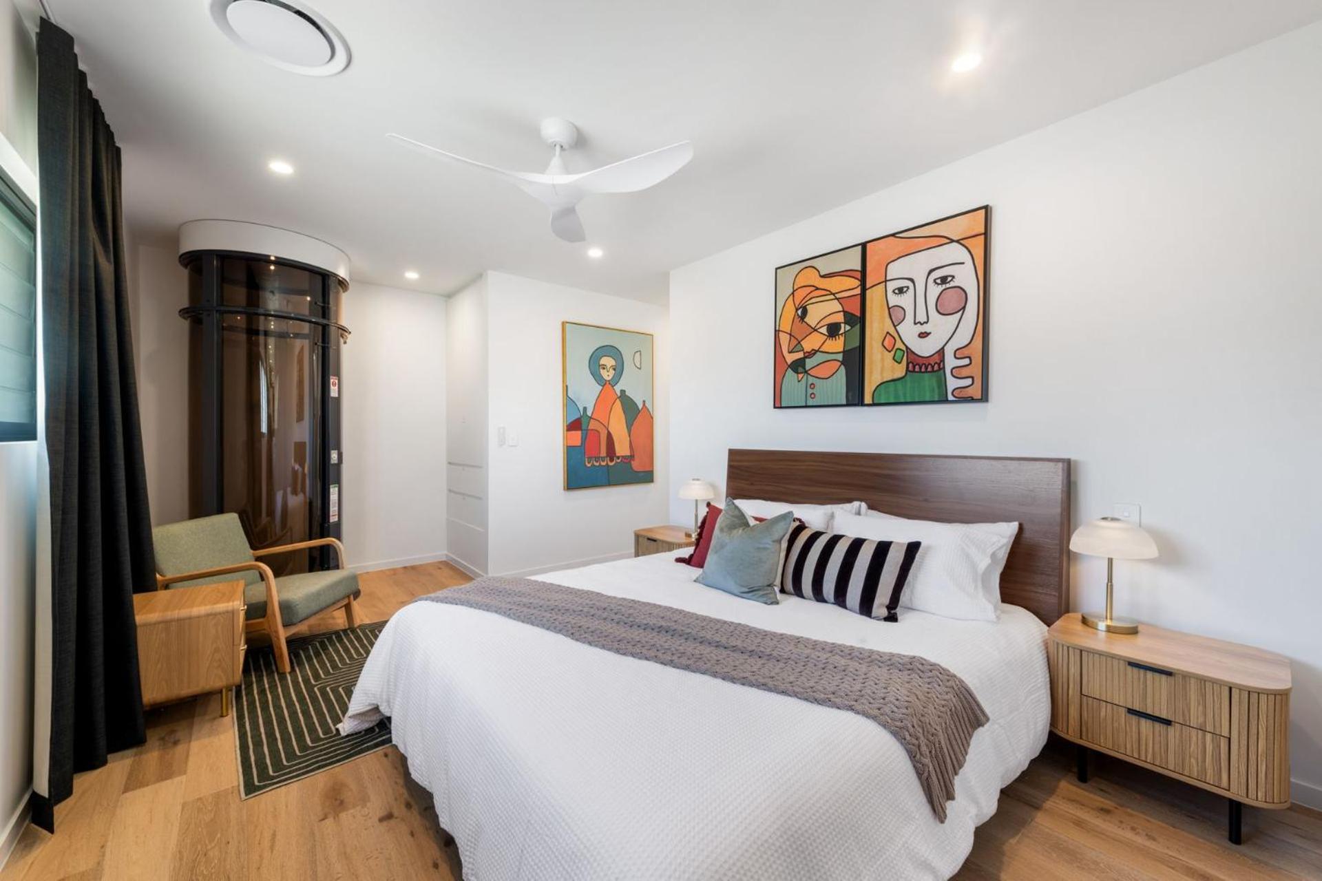 The Smith Luxurious brand new 3 bedroom townhouse by the beach