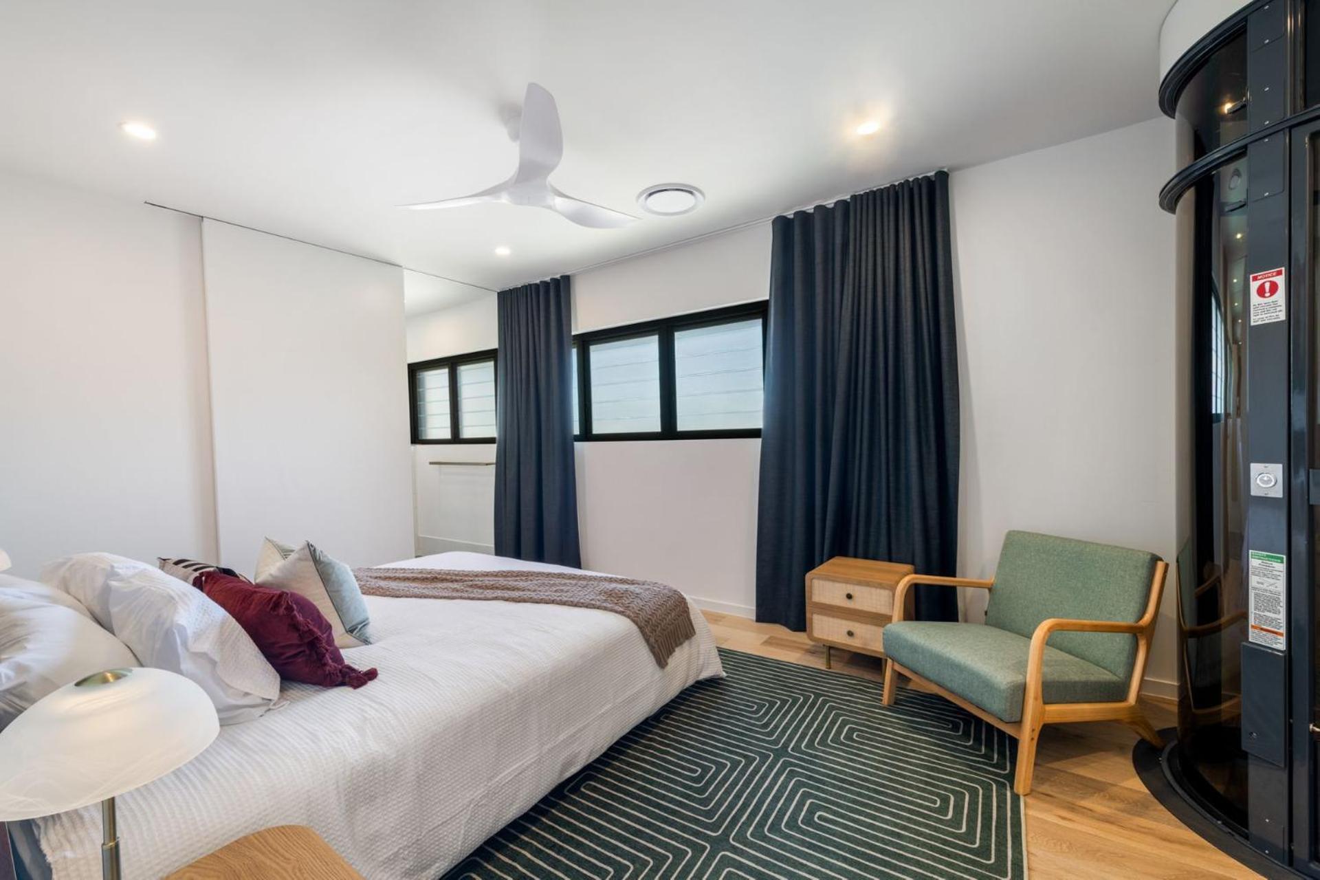 The Smith Luxurious brand new 3 bedroom townhouse by the beach