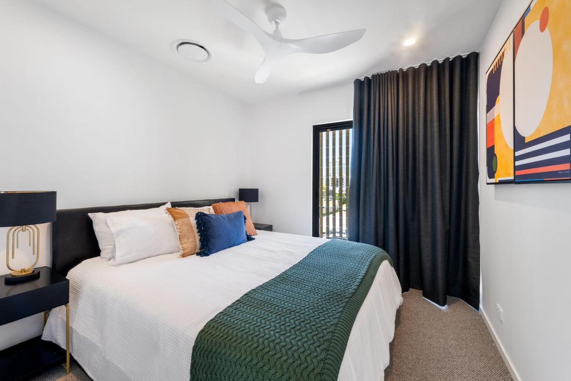 The Smith Luxurious brand new 3 bedroom townhouse by the beach