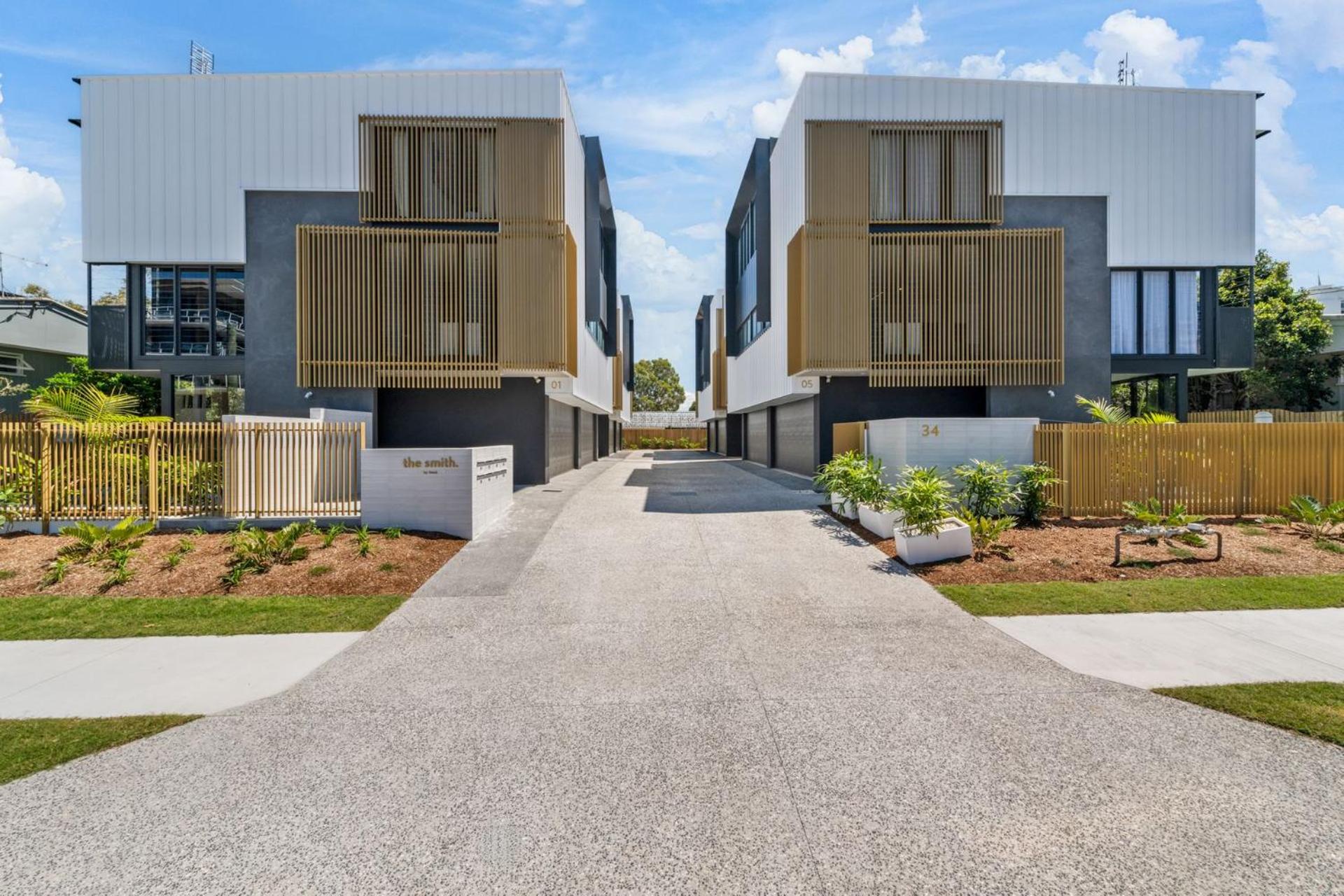 The Smith Luxurious brand new 3 bedroom townhouse by the beach
