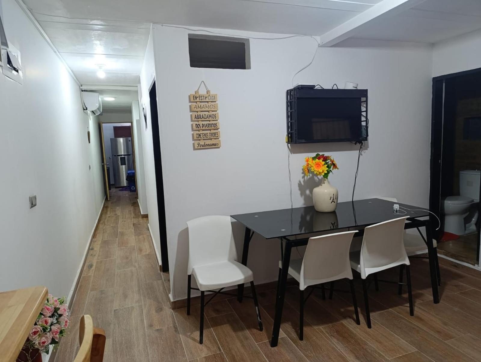 APARTAMENT E1 AIRE ACONDICIONADO 100MT2, 4 HABTACIONES EN La MEJOR ZONA, LAURELES ESTADIo