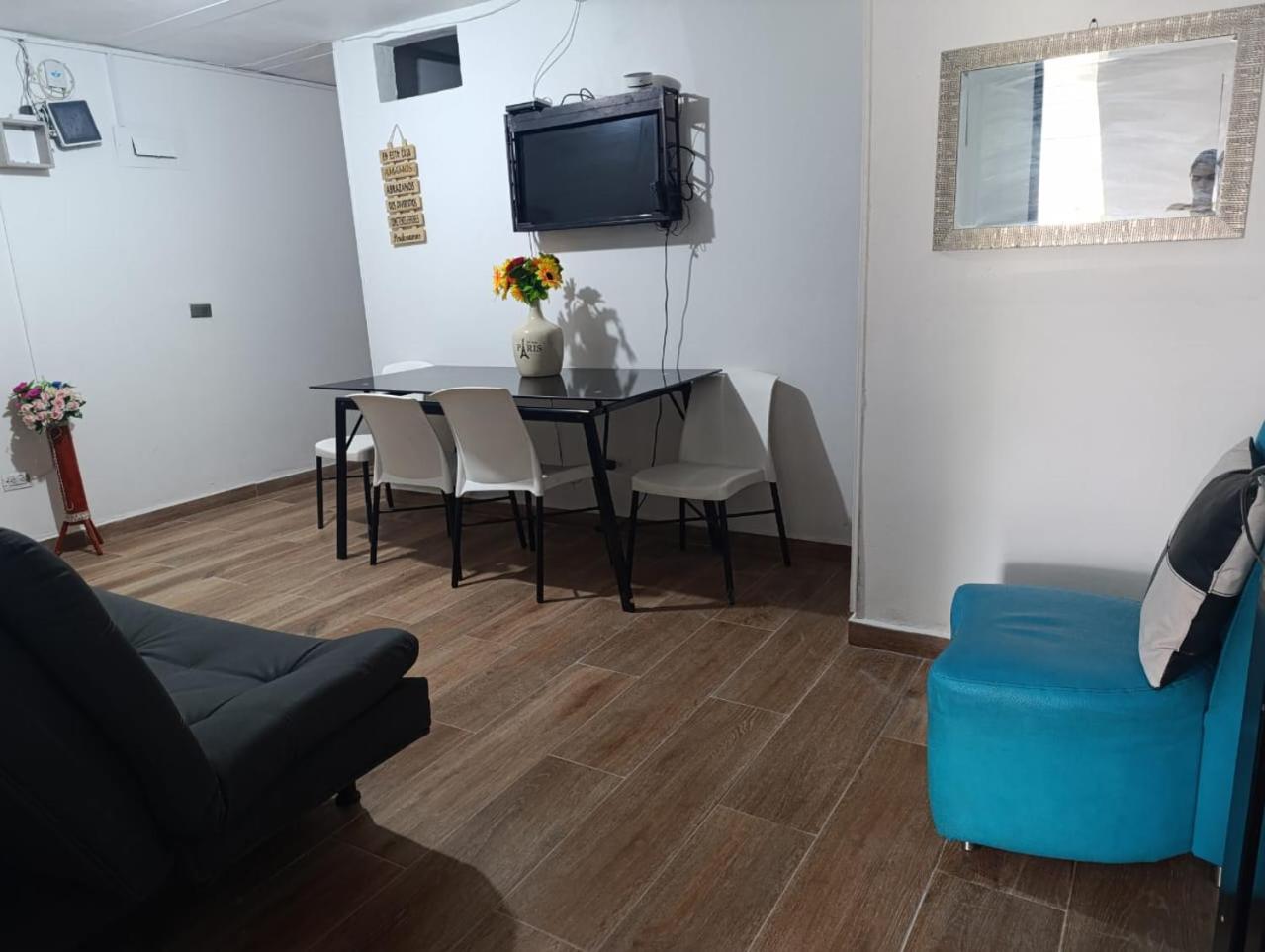 APARTAMENT E1 AIRE ACONDICIONADO 100MT2, 4 HABTACIONES EN La MEJOR ZONA, LAURELES ESTADIo