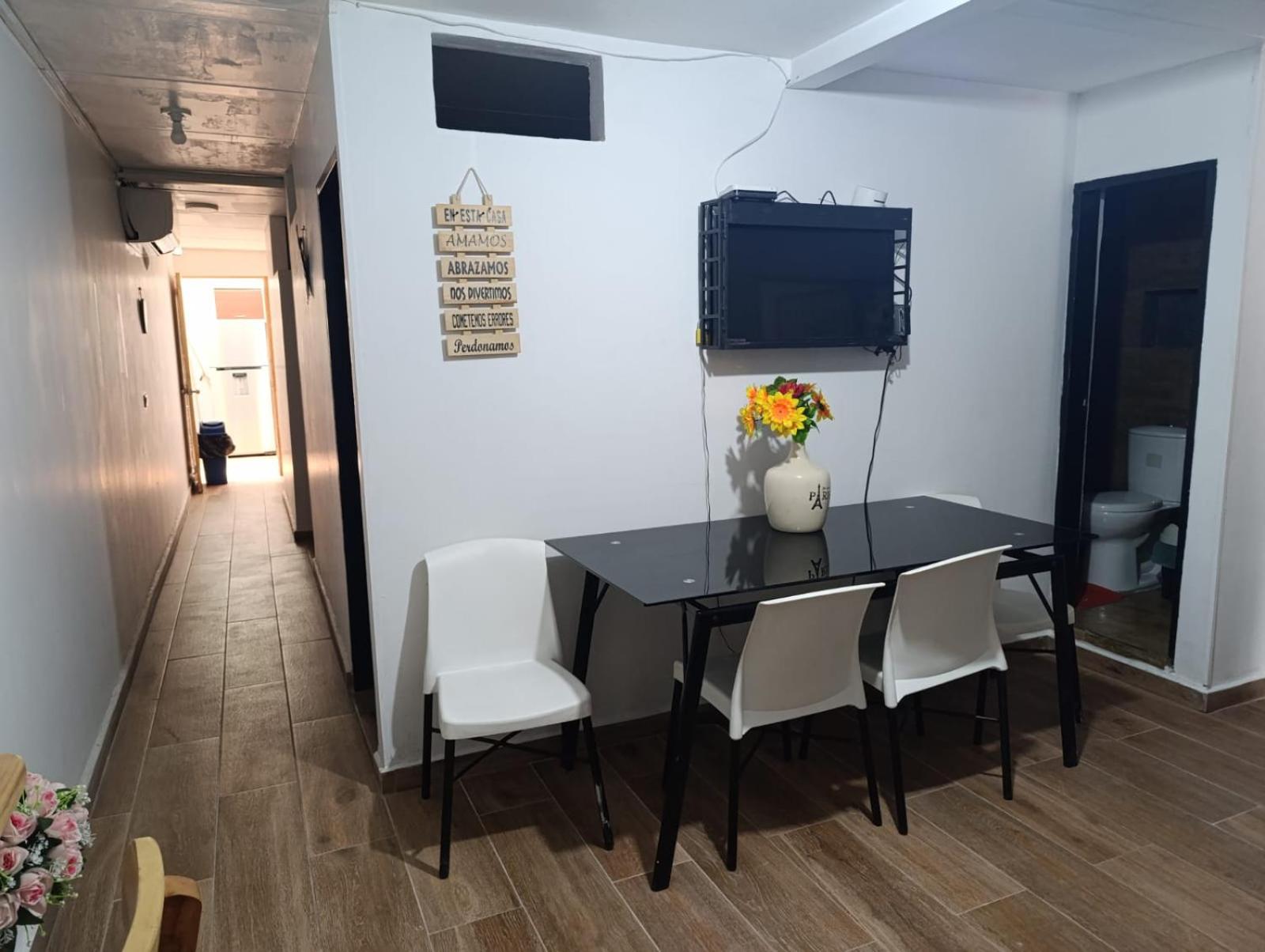 APARTAMENT E1 AIRE ACONDICIONADO 100MT2, 4 HABTACIONES EN La MEJOR ZONA, LAURELES ESTADIo