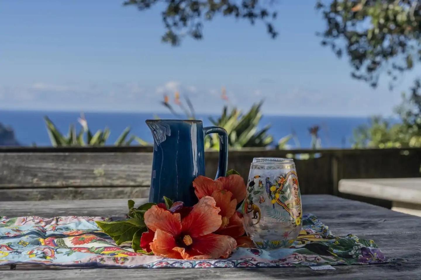 Hosts on the Coast Seaview Oasis
