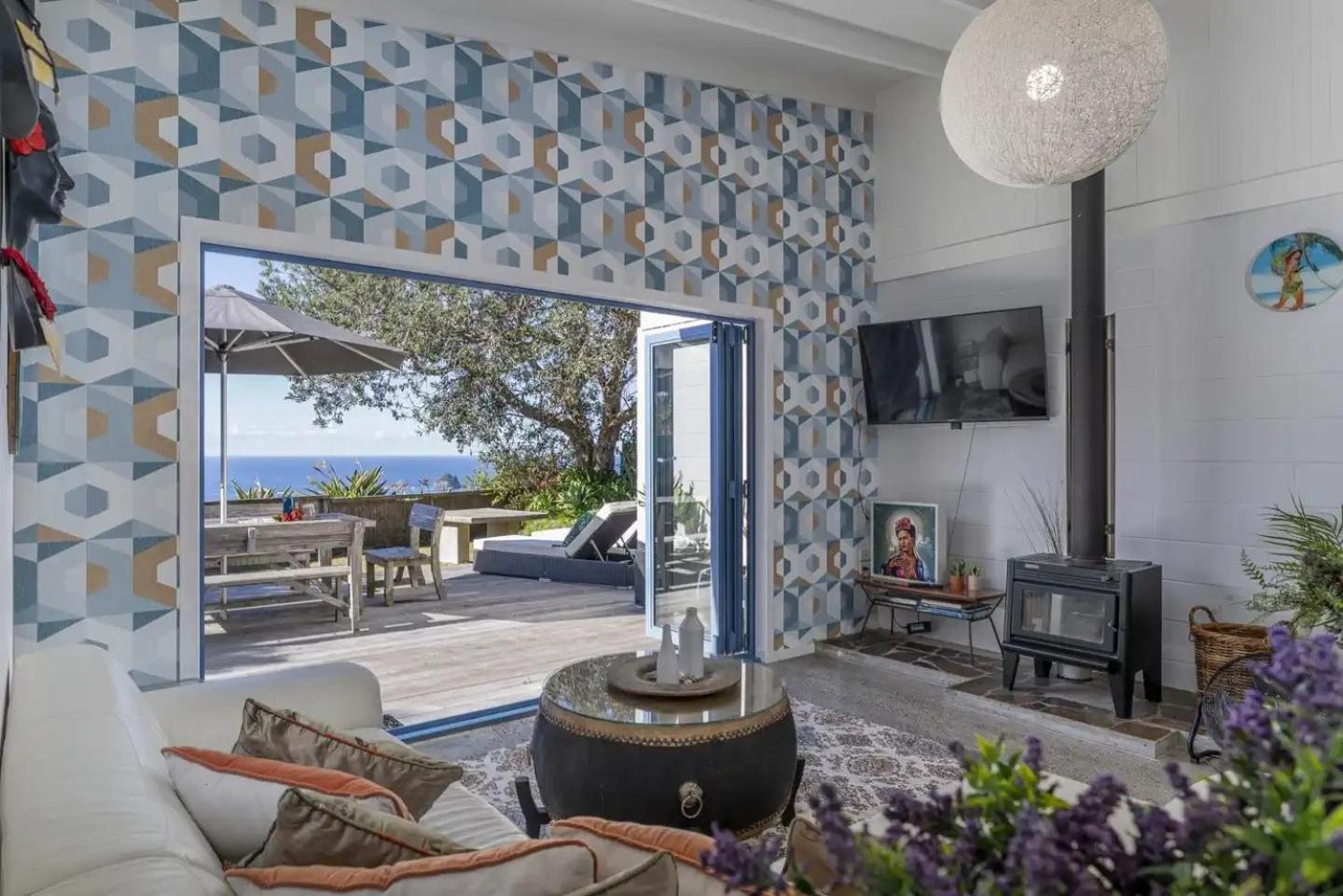 Hosts on the Coast Seaview Oasis