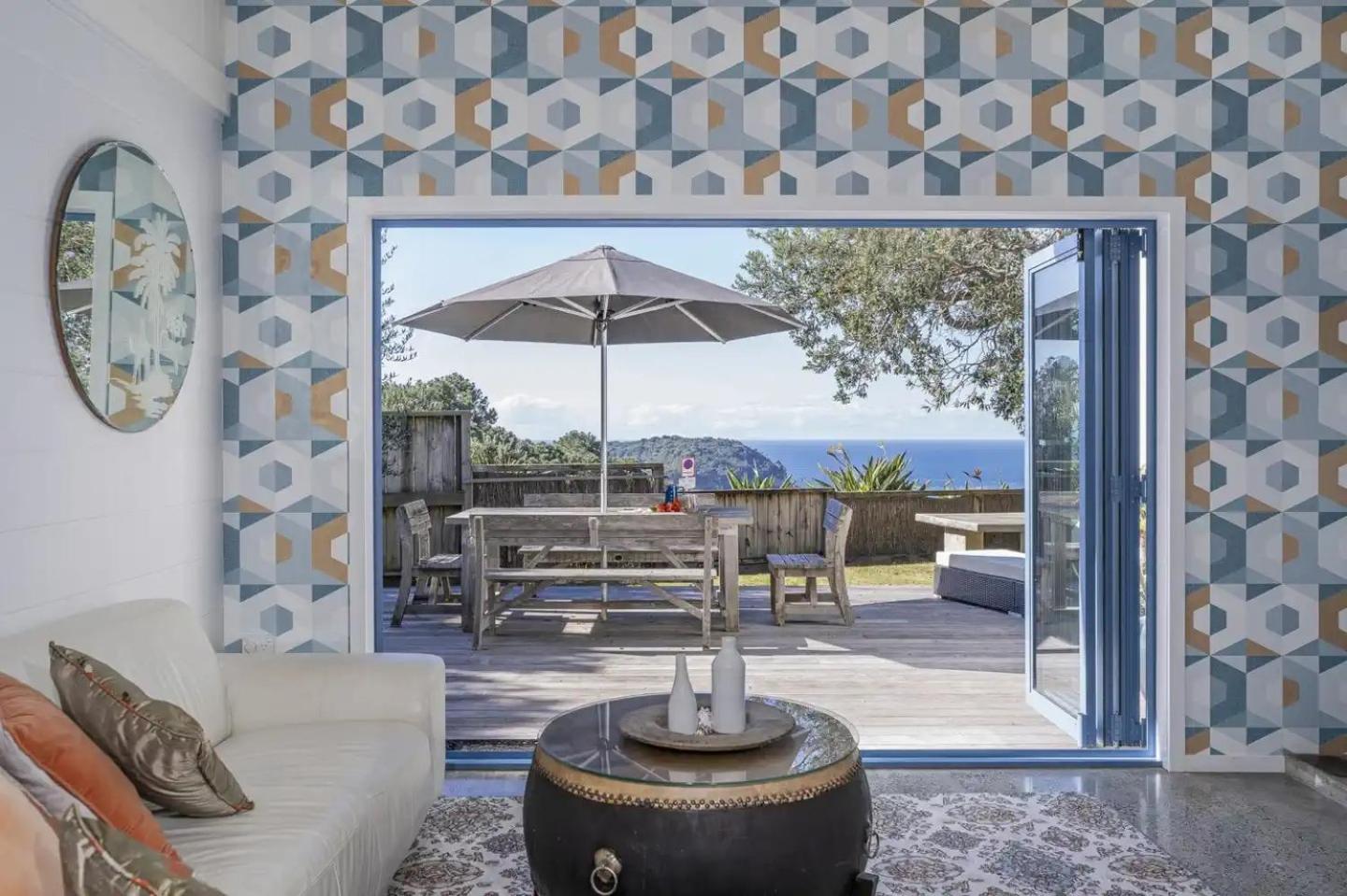 Hosts on the Coast Seaview Oasis