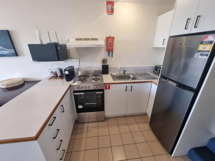 Cascades 15 - Amazing Lake Views l Spa Bath l Split Level Apt l Central Location l Wi-Fi