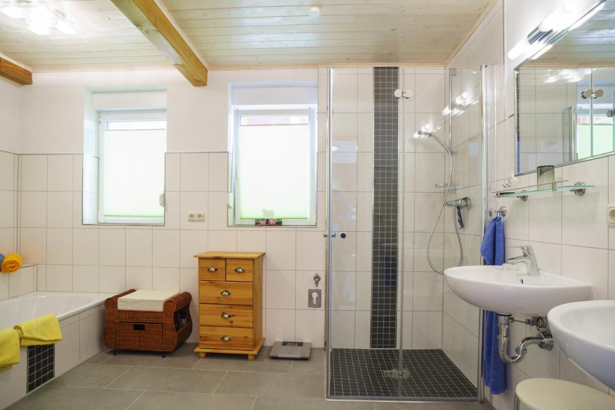 Photo 28