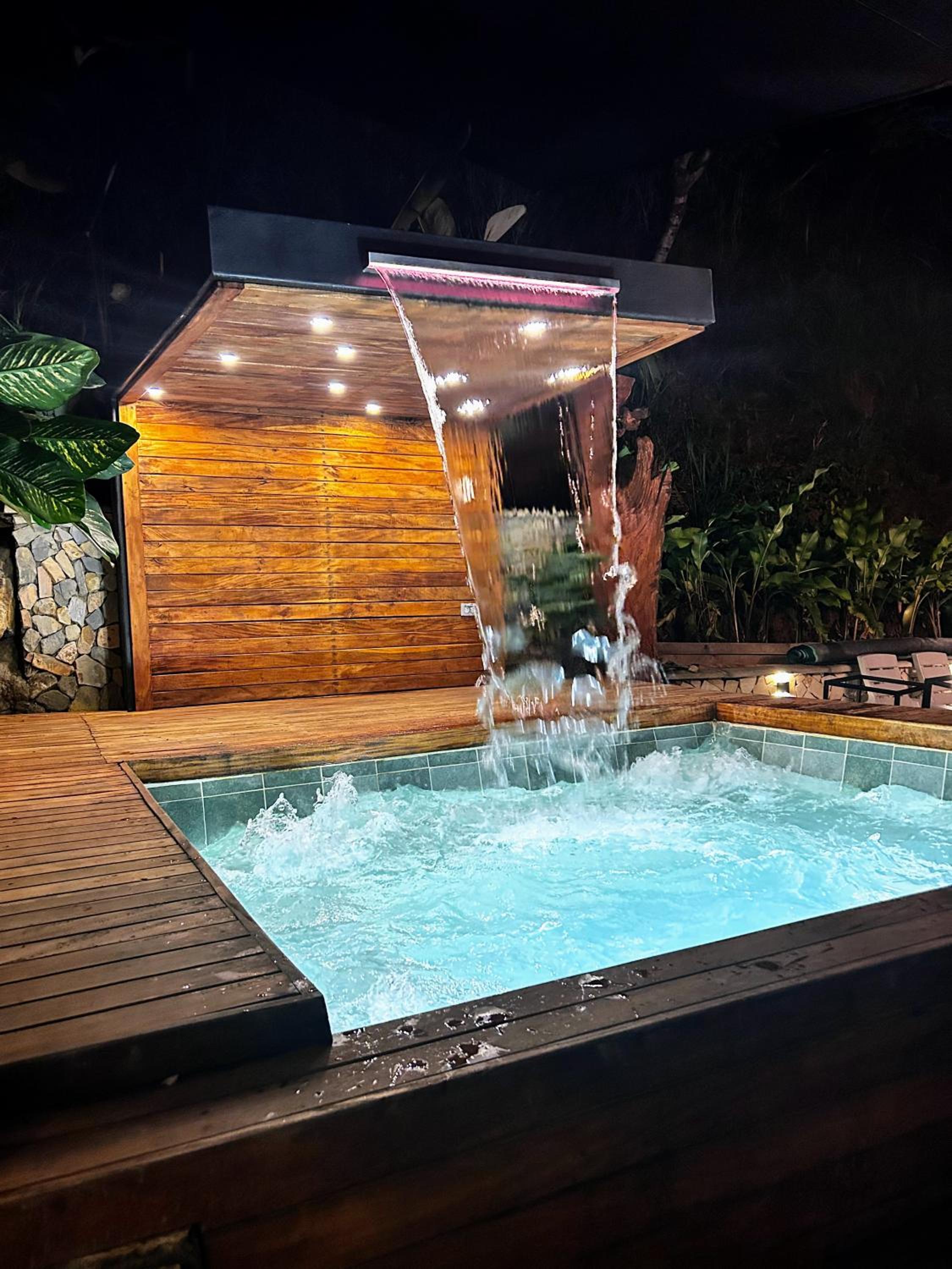 Cabaña Cedro Amarillo - Jacuzzi Grande Con Calefacción - Cerca a Medellín