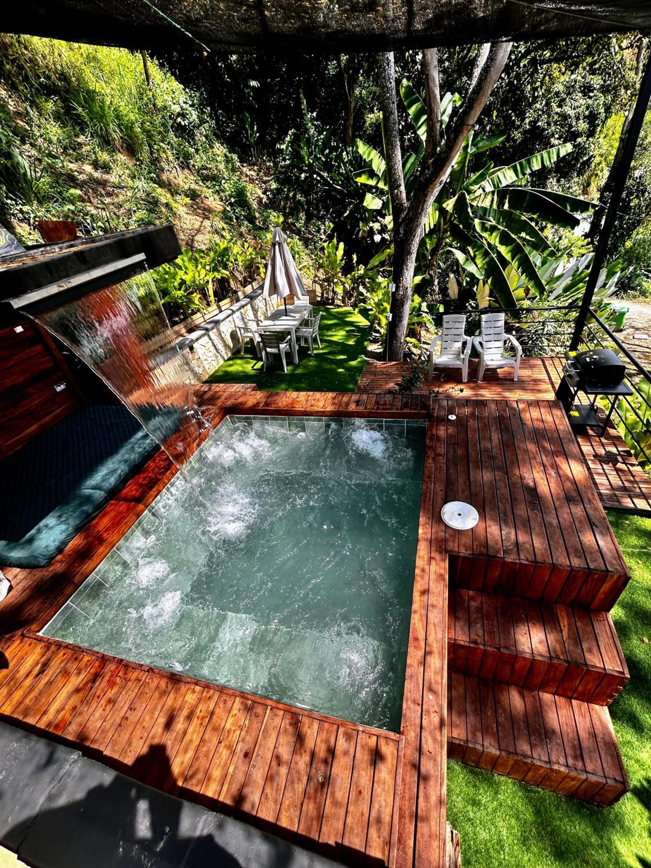 Cabaña Cedro Amarillo - Jacuzzi Grande Con Calefacción - Cerca a Medellín