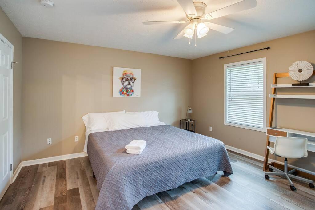Comfy Suburb Home with King Beds by Arpt Dwnt UofR view 3