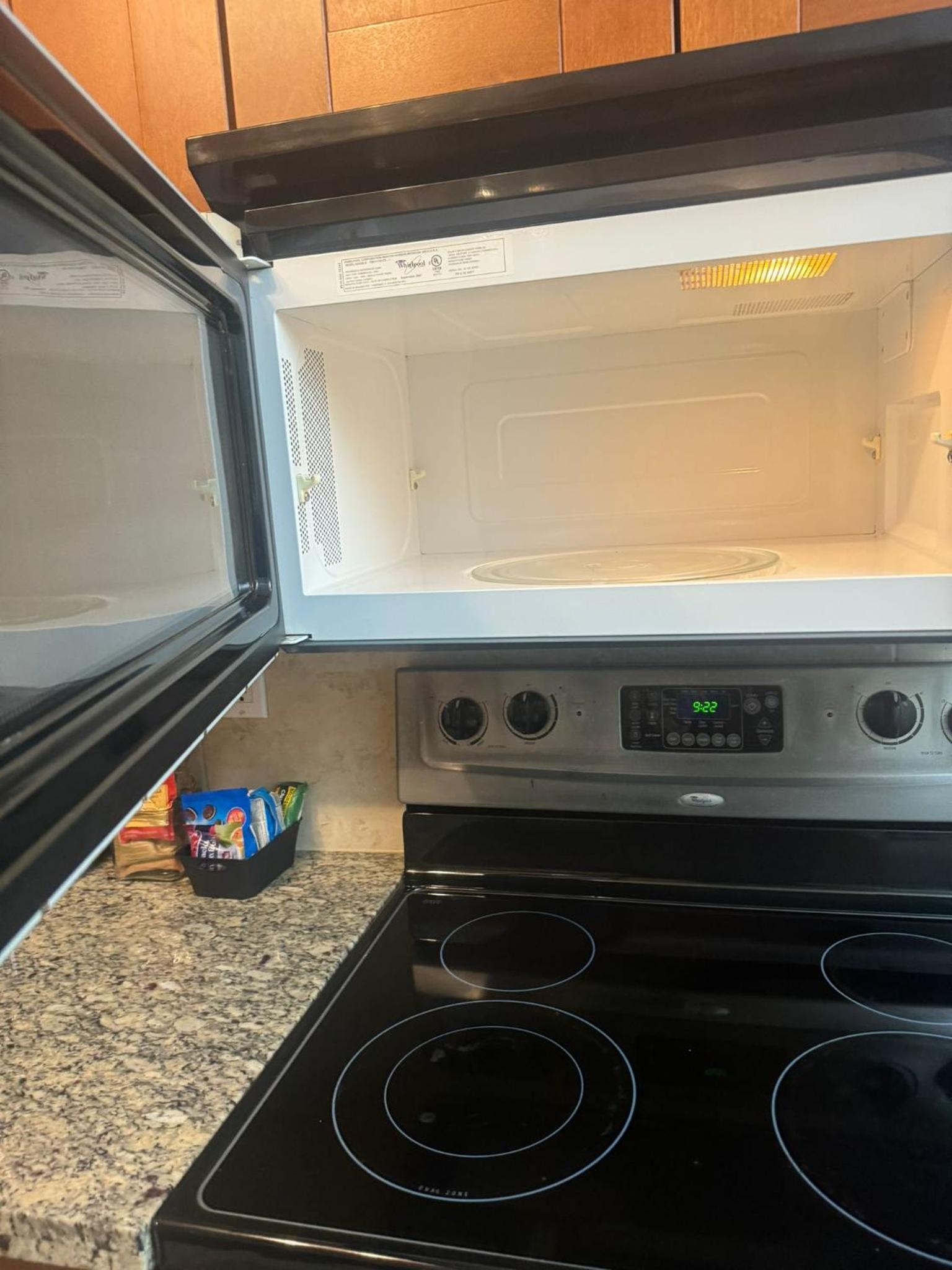 Vibrant Escapade Bright one Bedroom