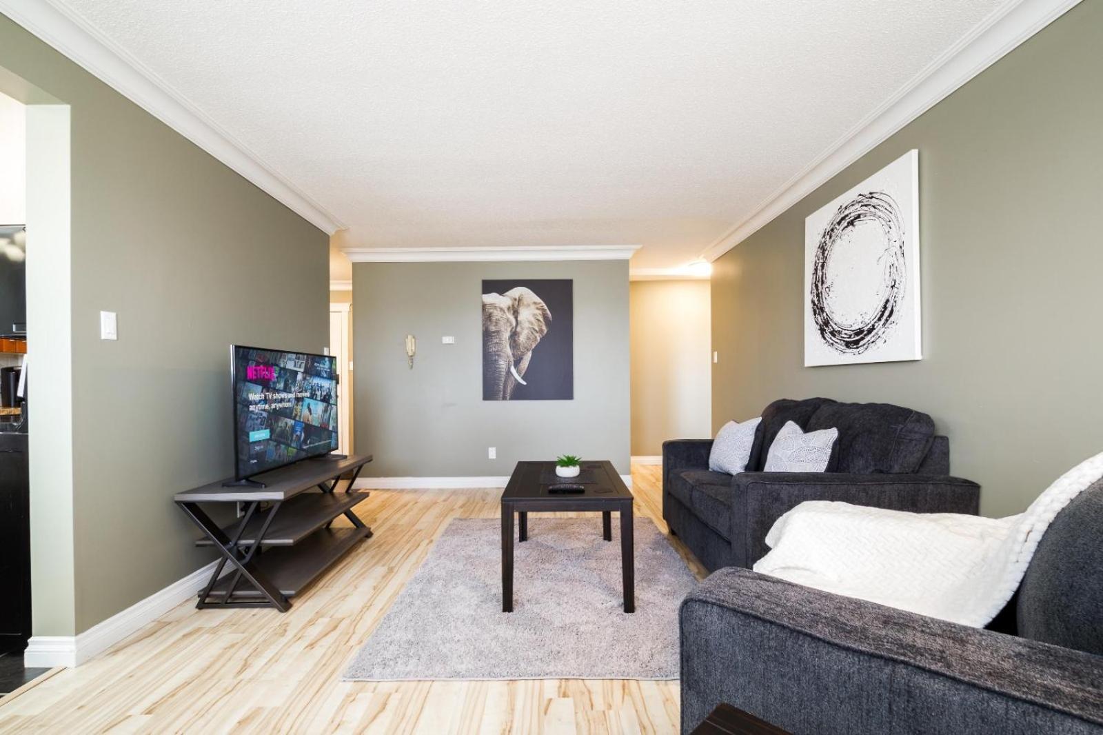 Vibrant Escapade Bright one Bedroom