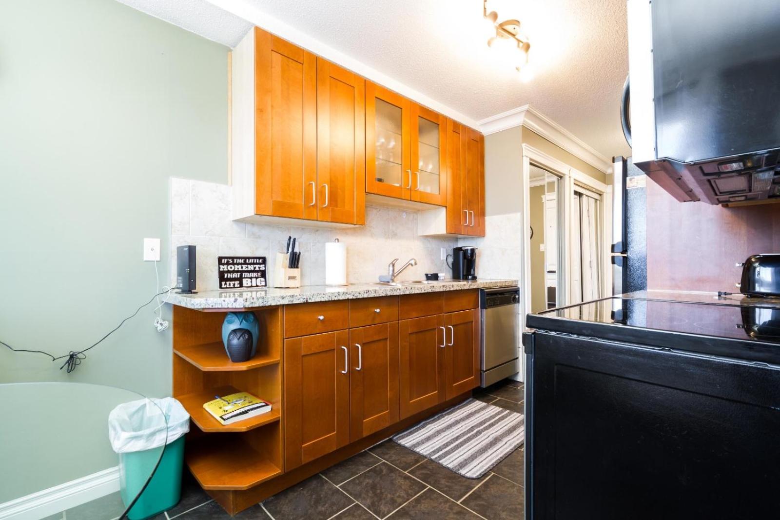 Vibrant Escapade Bright one Bedroom