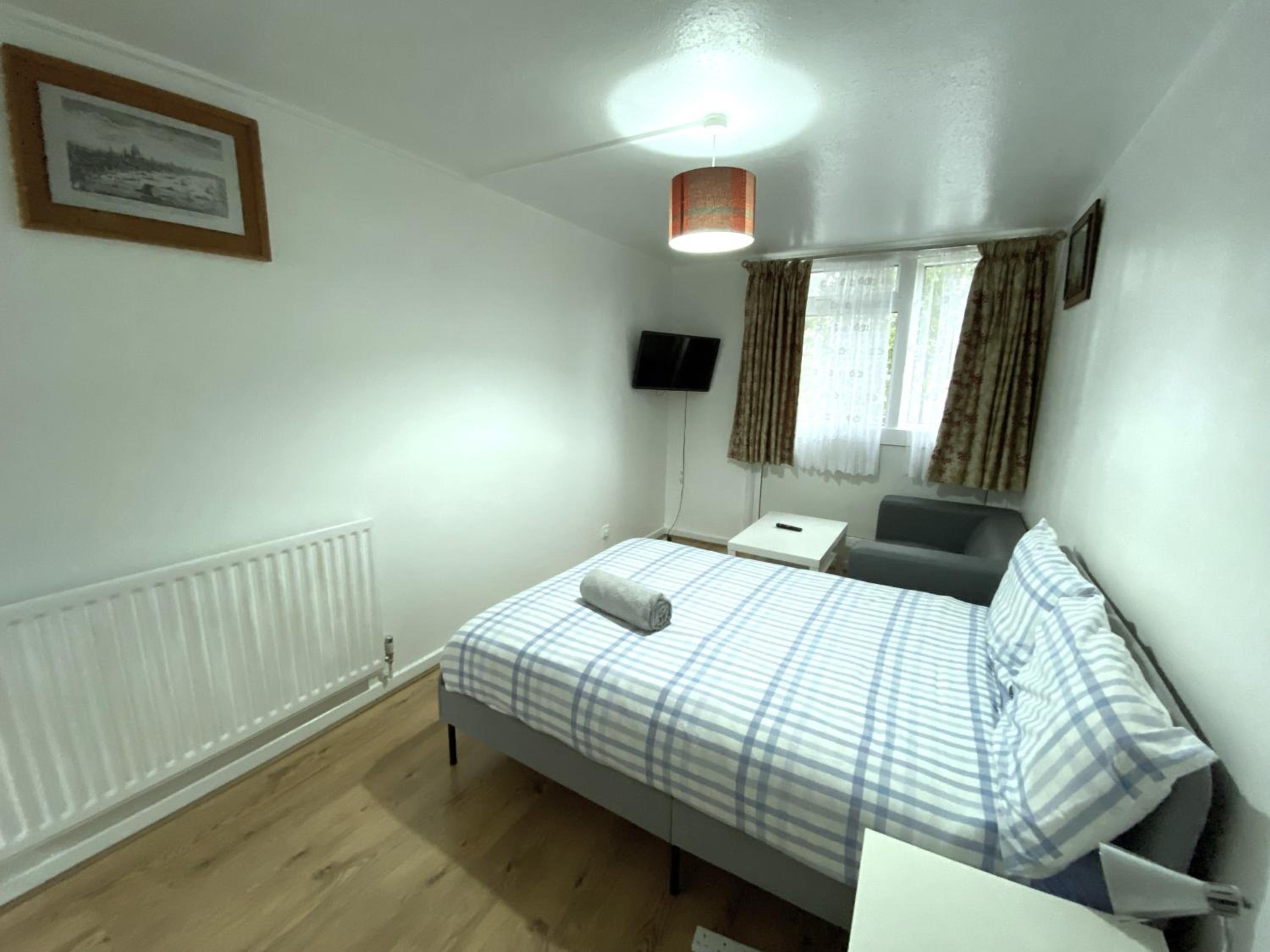 Laret Guest House