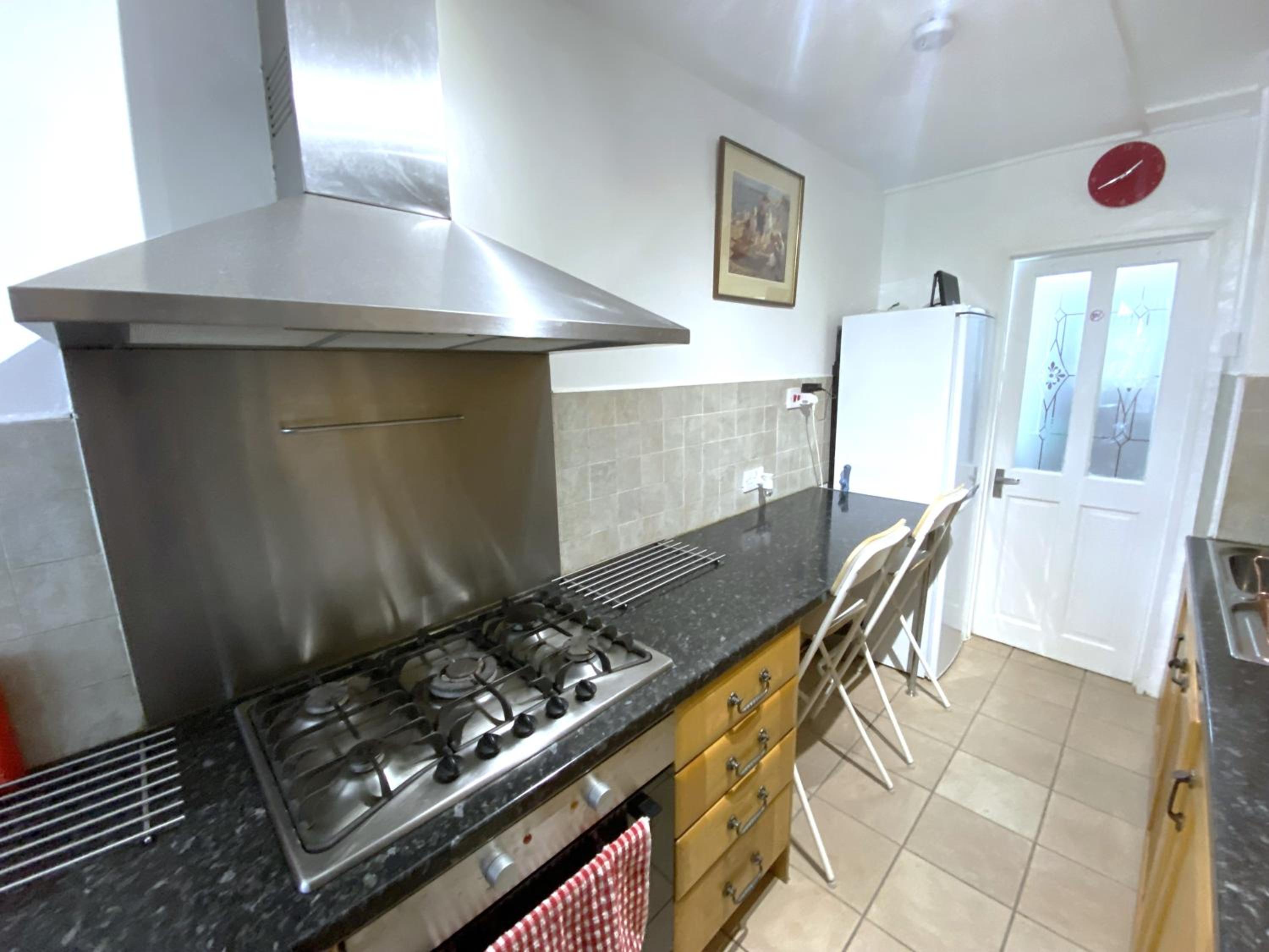 Laret Guest House