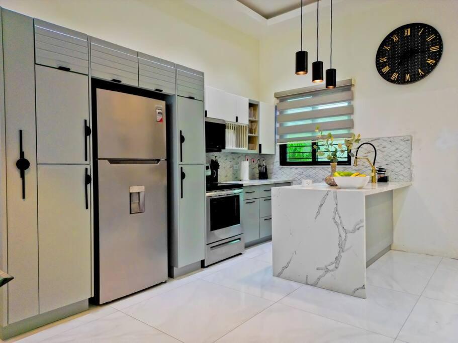 Villa Topenga Ocean View Luxury 2 Bedroom view 3