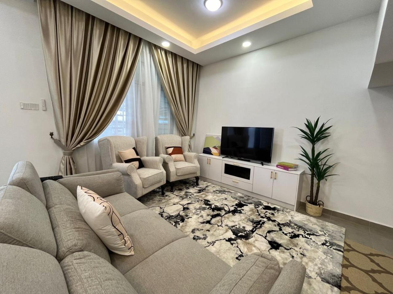 Naura Homestay Taman Scientex Kundang Jaya, Rawang photo 1
