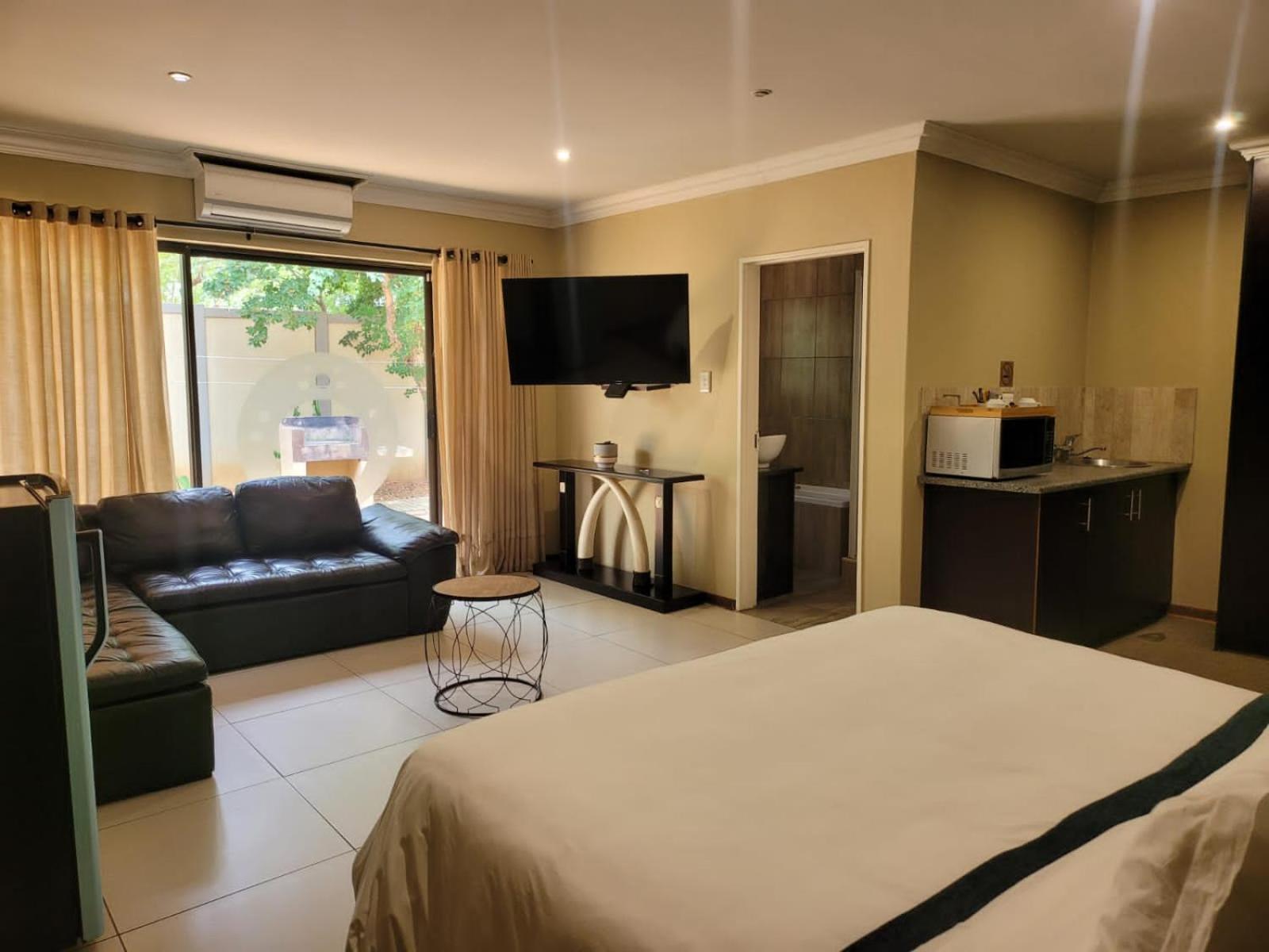 Emzini Guesthouse Universitas