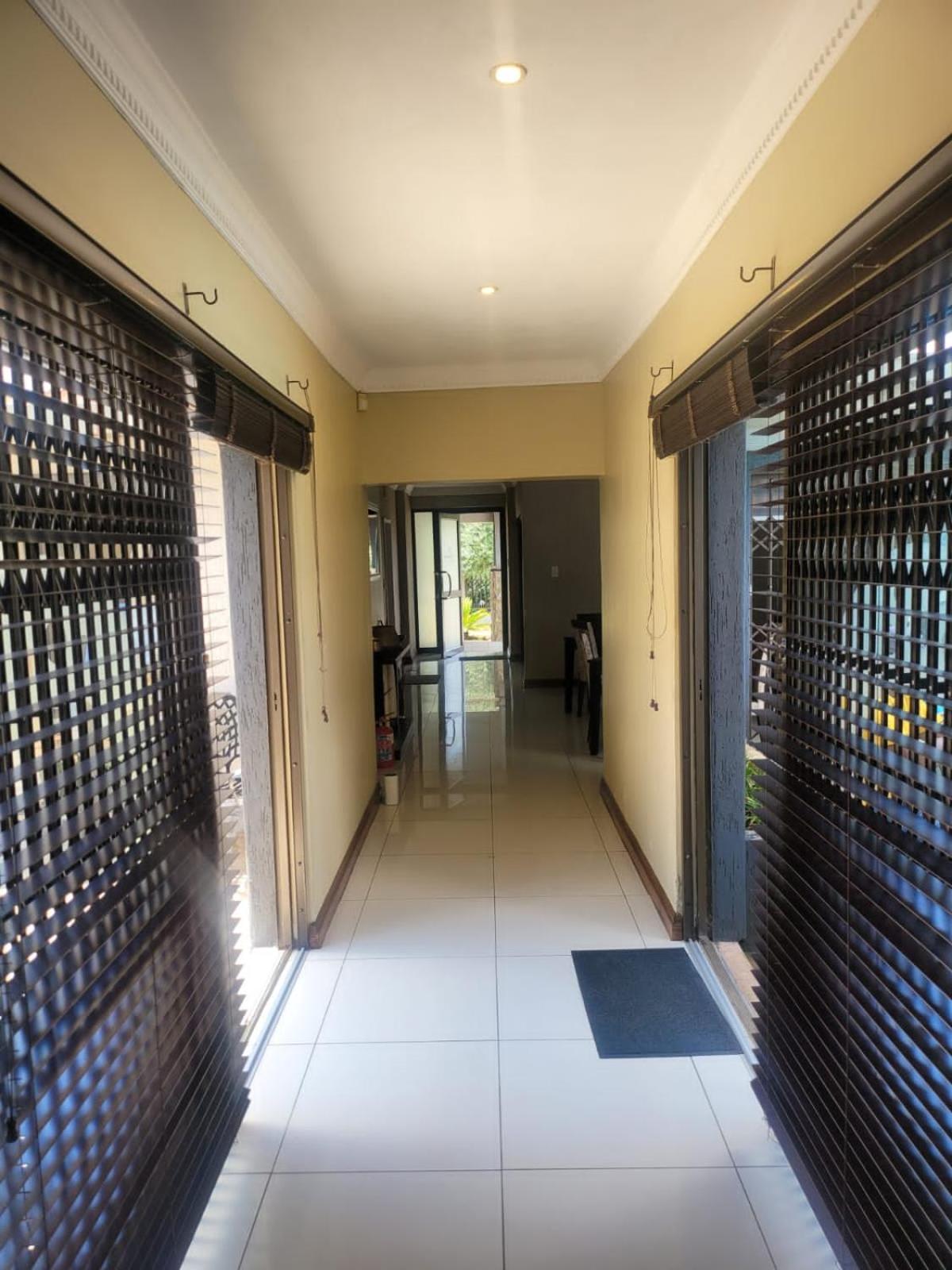 Emzini Guesthouse Universitas