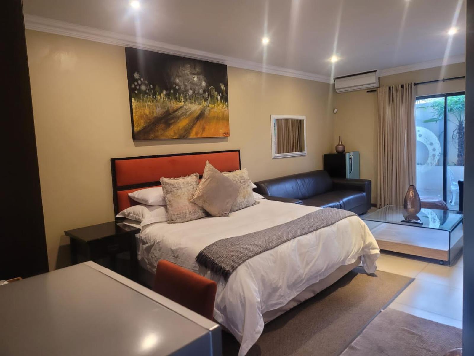 Emzini Guesthouse Universitas