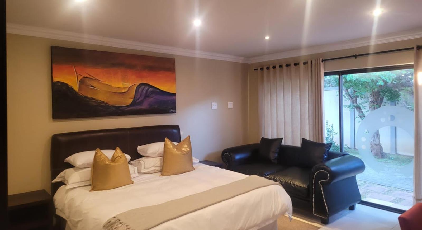 Emzini Guesthouse Universitas