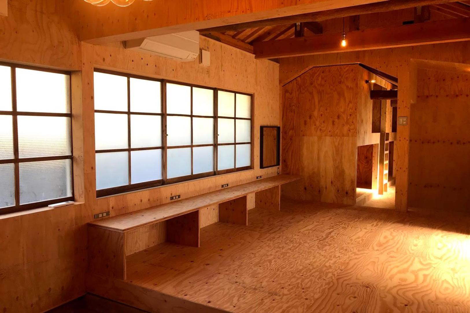 コワーキングスペース kuzume Base ゲストハウス TOMARUKU