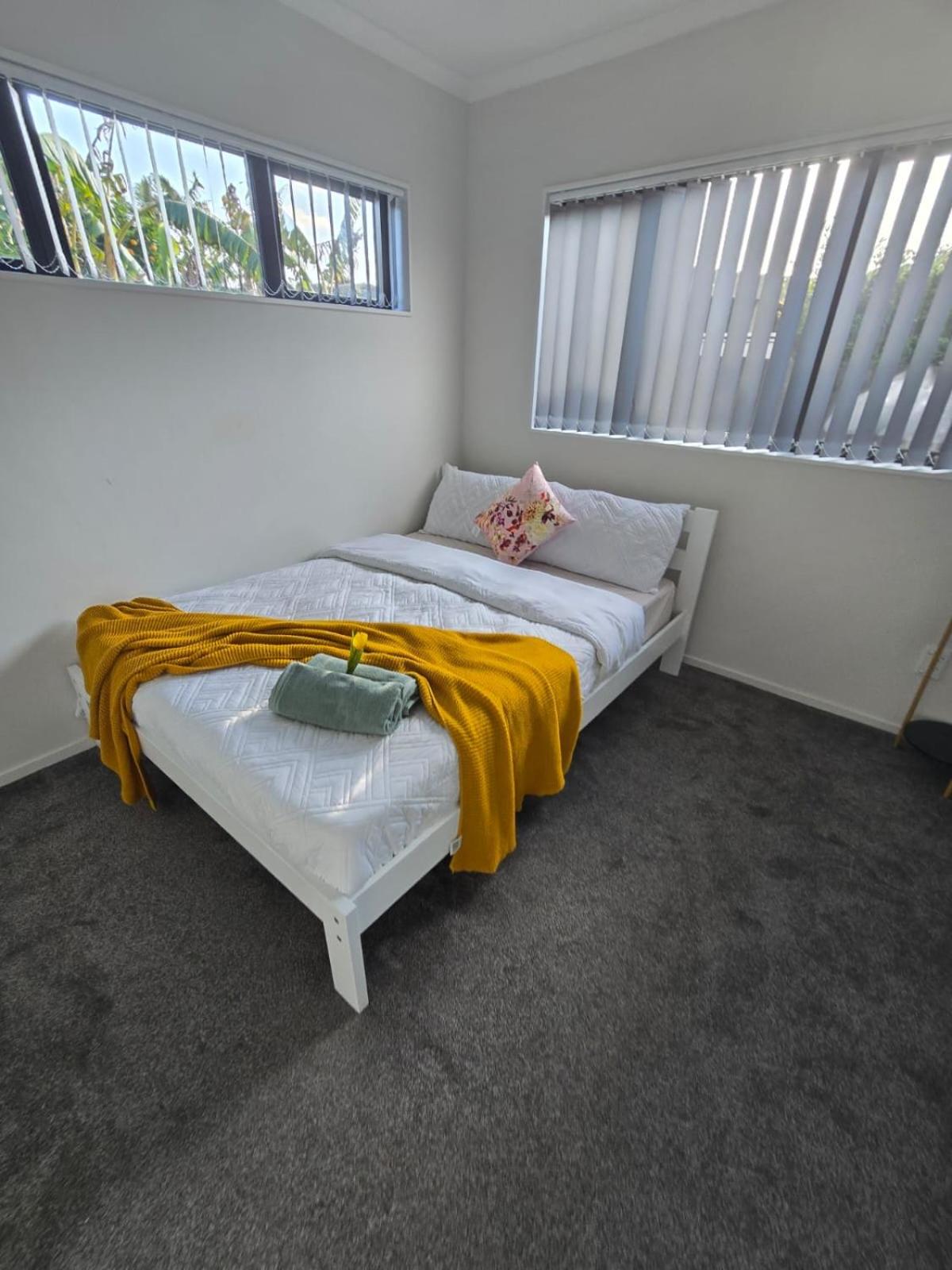Holiday home near Auckland Airport view 3