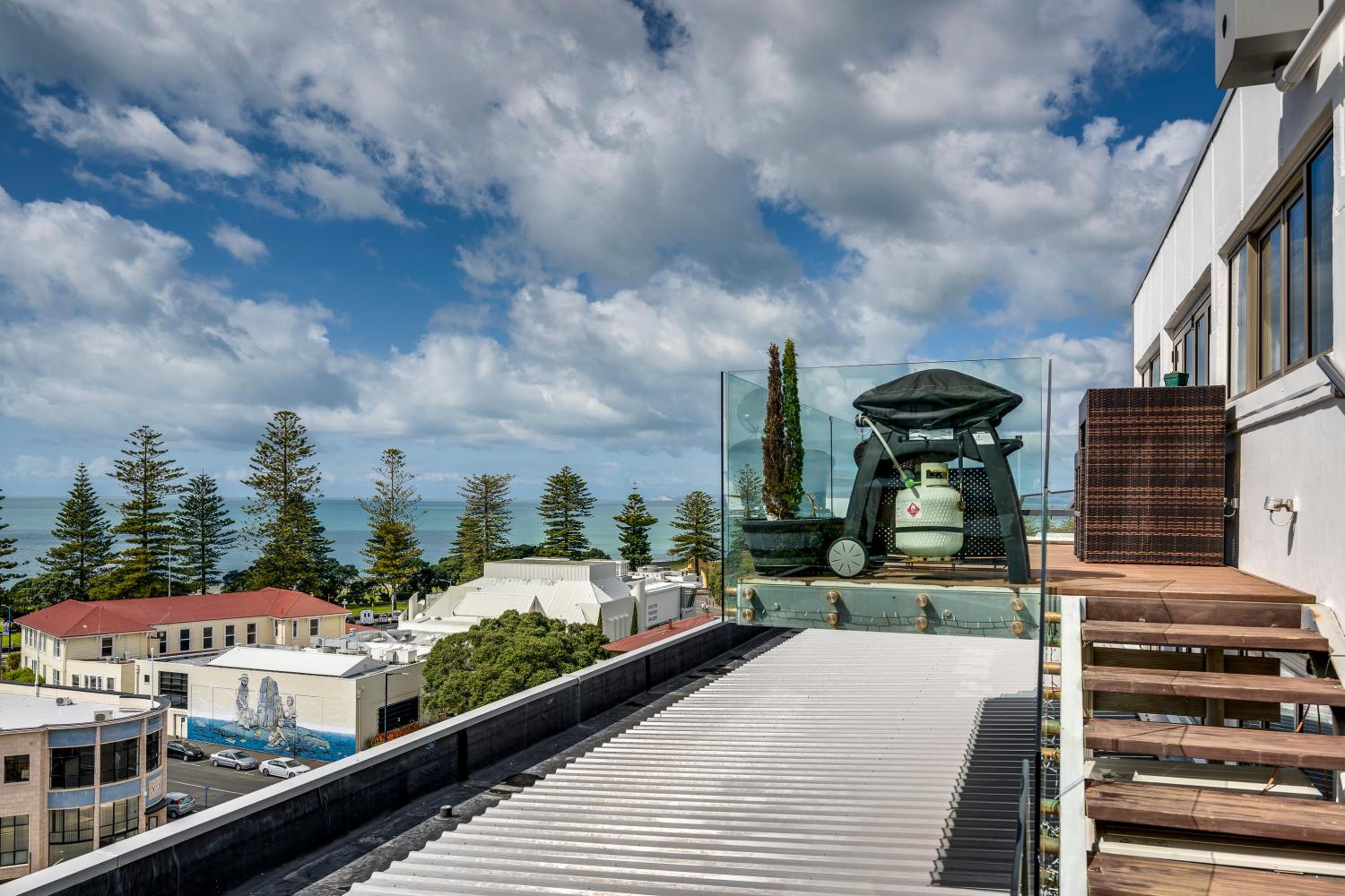 Seabreeze Penthouse - Napier Holiday Apartment view 5