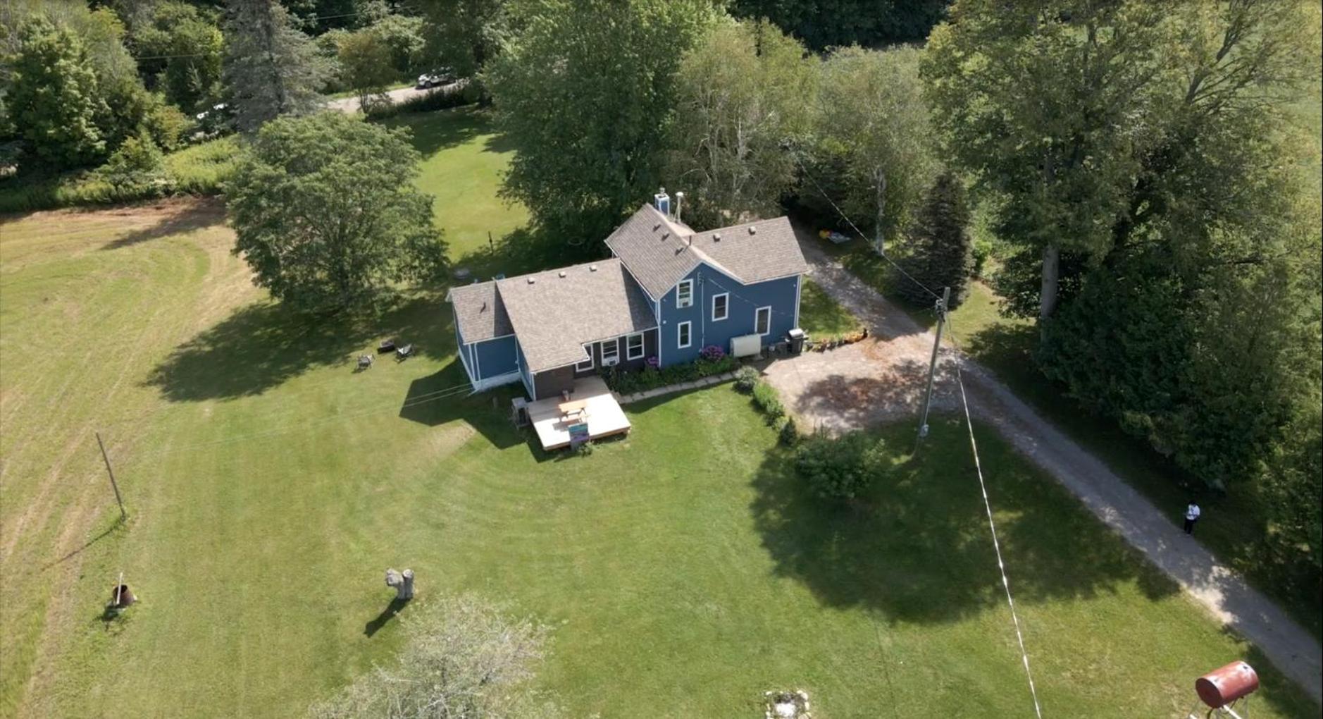 Entire Farmhouse 1 Hr from Toronto